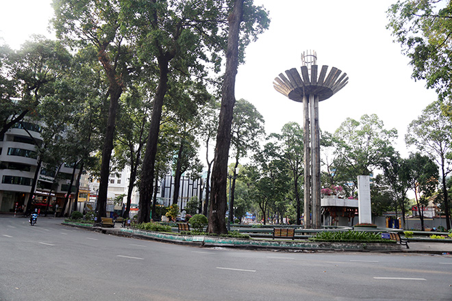Người dân “rủ nhau đi trốn”, đường phố Sài Gòn yên bình, thông thoáng đến lạ - 8