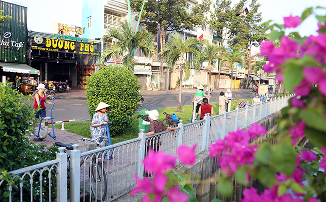 Người dân “rủ nhau đi trốn”, đường phố Sài Gòn yên bình, thông thoáng đến lạ - 10