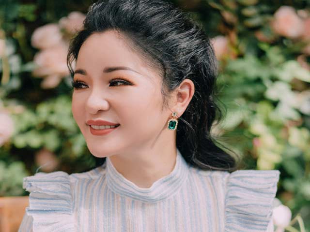 Talk với Sao - Danh hài Thúy Nga: "Tôi từng bị ném đá thậm tệ vì danh hiệu á hậu"