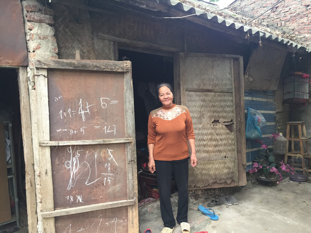 Những câu chuyện “nổi da gà” của người phụ nữ ven sông Hồng - 1