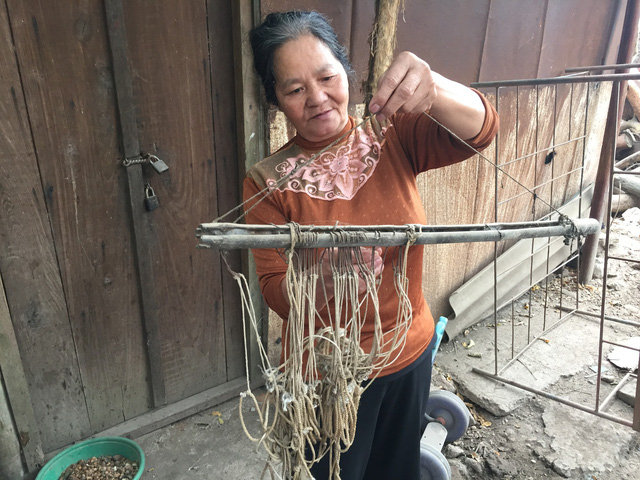 Những câu chuyện “nổi da gà” của người phụ nữ ven sông Hồng - 2