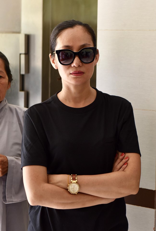 Ốc Thanh Vân và các đồng nghiệp khóc thương khi đến viếng nghệ sĩ Lê Bình - 8