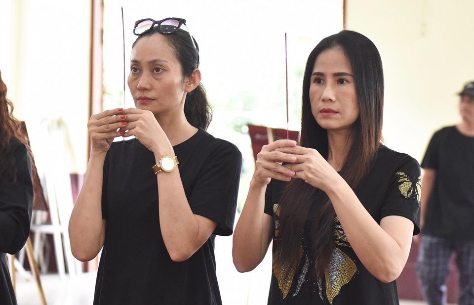 Ốc Thanh Vân và các đồng nghiệp khóc thương khi đến viếng nghệ sĩ Lê Bình - 9