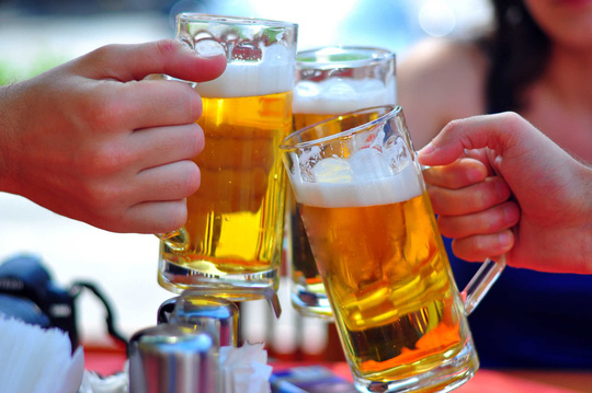 Bia “mát” hơn rượu: Sự thật khiến hàng triệu người hoang mang - 1