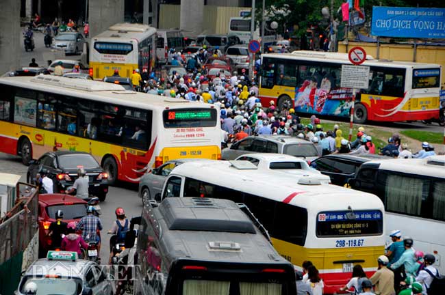 Điểm "mặt" những cung đường ám ảnh người dân sau kì nghỉ 30.4 -1.5 - 9