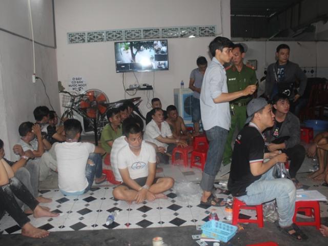 Pháp luật - Phá ổ bạc lớn do Tuấn "nước” tổ chức tại nhà riêng