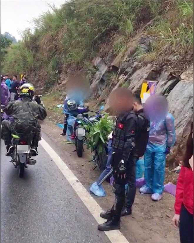 Nhóm phượt thủ khiến dân mạng phẫn nộ vì vứt rác ven đường - 2