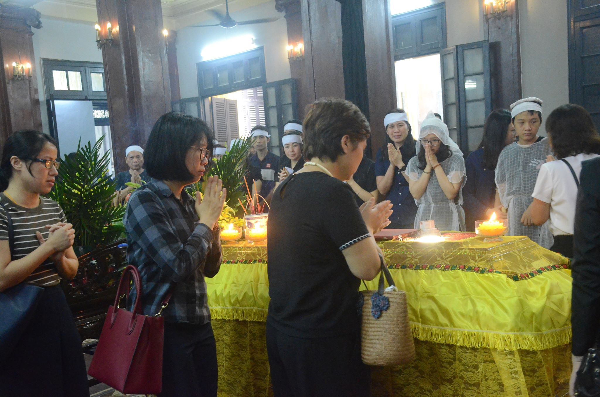 Nhiều nghệ sĩ xúc động tiễn biệt nữ đồng nghiệp tử nạn ở hầm Kim Liên - 4