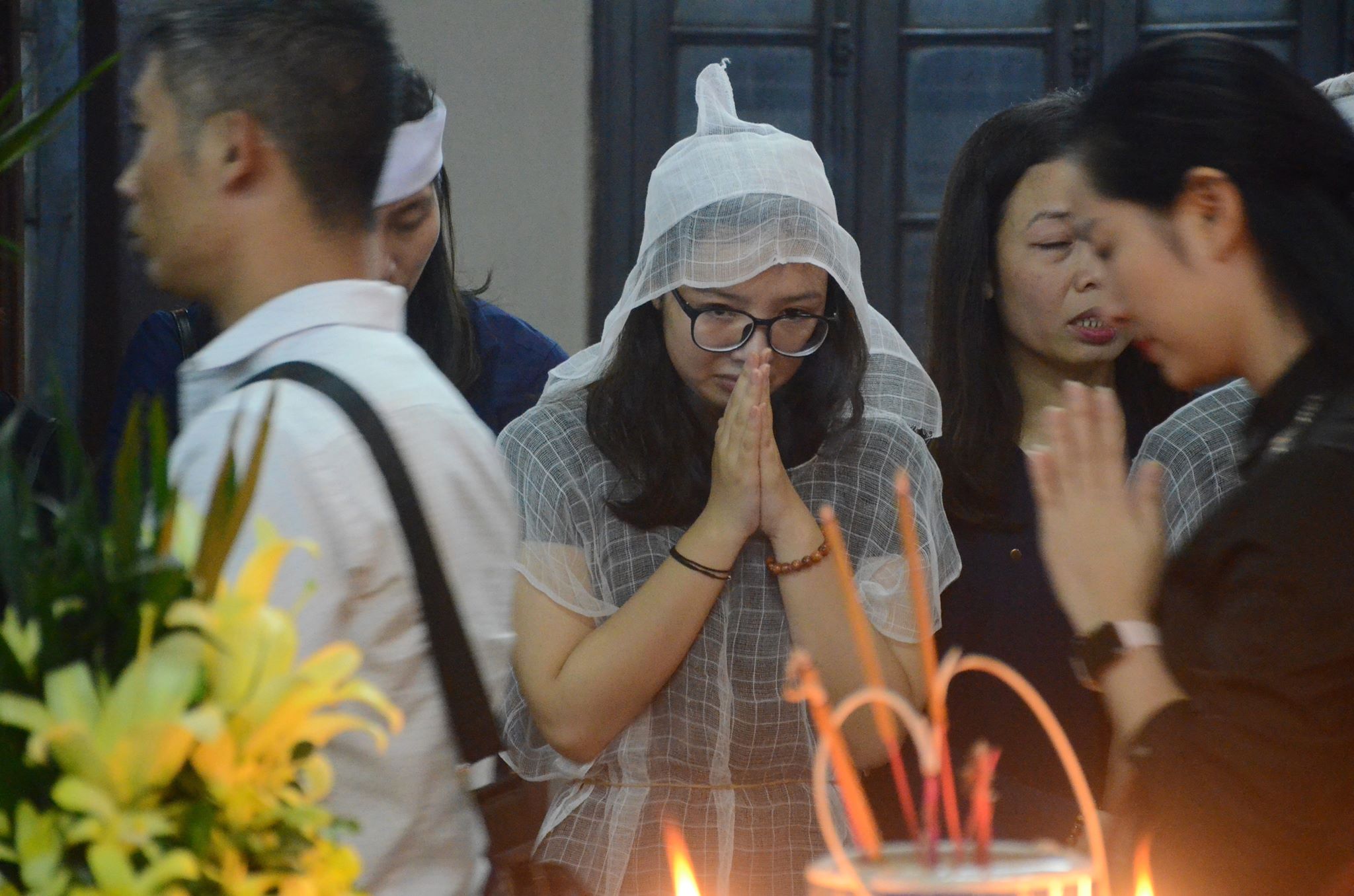 Nhiều nghệ sĩ xúc động tiễn biệt nữ đồng nghiệp tử nạn ở hầm Kim Liên - 7