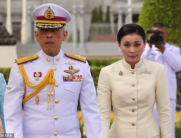 Hoàng hậu mới của Thái Lan từng gặp nhà vua như thế nào? - 1