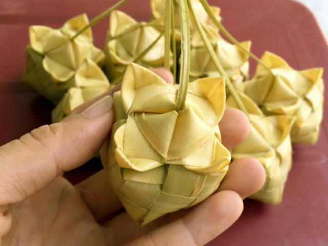 Ẩm thực - Chỉ có duy nhất ở An Giang: Loại bánh gói bằng lá thốt nốt cực lạ