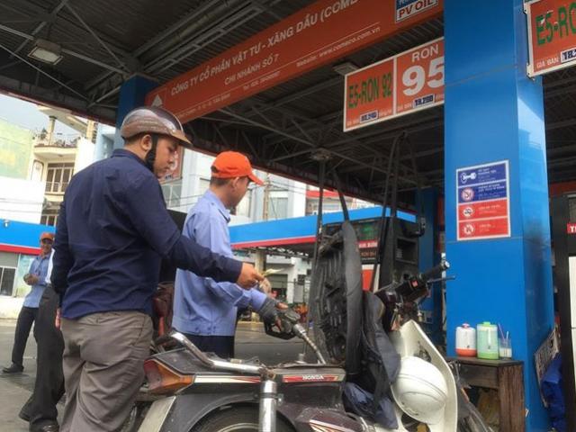 Thị trường - Tiêu dùng - Một số cửa hàng "khai tử" xăng sinh học E5, chỉ bán A95