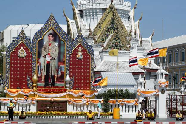 Thái Lan chi 31 triệu USD cho lễ đăng cai của đức vua - 1
