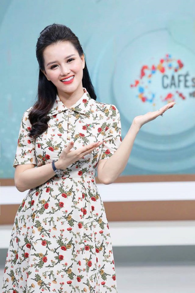 MC Huyền Châu là gương mặt quen thuộc với khán giả truyền hình Việt Nam. Cô từng gây ấn tượng khi đảm nhận vai trò người dẫn ở các chương trình Thời trang và cuộc sống, Cà phê sáng với VTV3, Bản tin tài chính tiêu dùng, Nói không với thực phẩm bẩn...