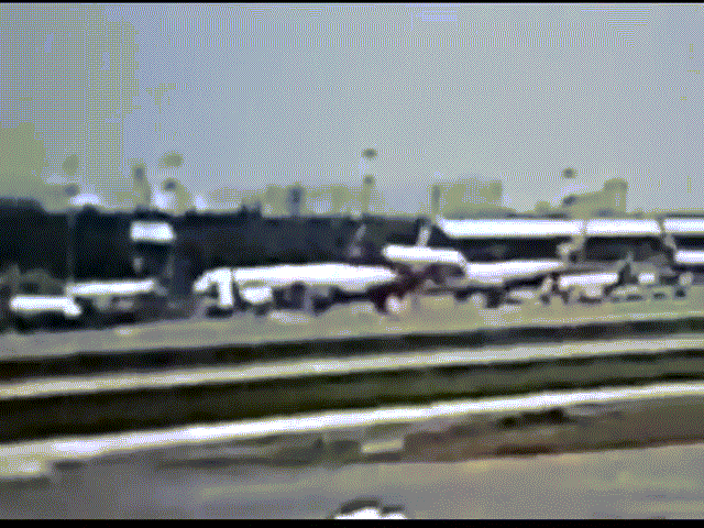 Video: Khoảnh khắc máy bay Sukhoi Nga nảy liên tiếp như quả bóng, bốc...