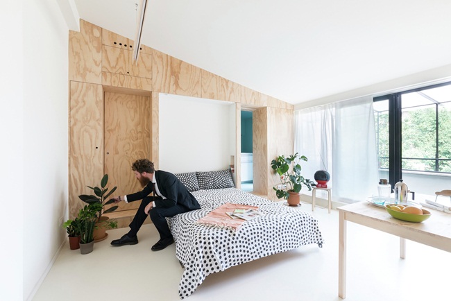 Thách thức với người thiết kế căn hộ này là làm sao đưa đến cho người ở trong căn hộ 28m2 cảm giác thoải mái như khi ở trong căn hộ diện tích lớn. Căn hộ nằm ở Milan, Italia.