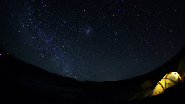 Sa mạc Atacama, Chile: Với bầu trời trong trẻo nhất trên Trái đất, một túp lều tại sa mạc Atacama là cách lý tưởng để ngắm bầu trời đêm.