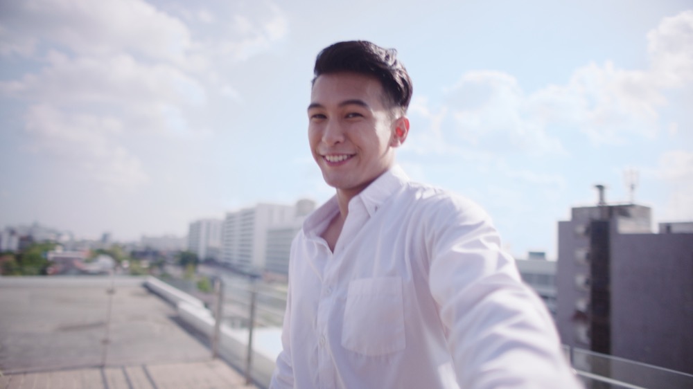 "Soái ca" Thái Lan gây sốt với câu nói "Em dậy đi" hóa ra là người quen - 1