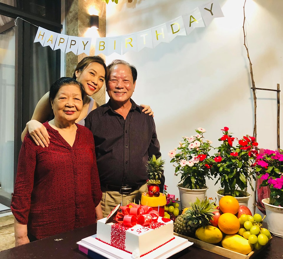 Mỹ Tâm luôn dành điều đặc biệt này cho bố mẹ mỗi năm dù bận rộn bay show - 1