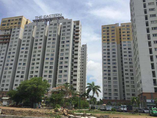 Tin tức trong ngày - Vừa tiễn cha đi làm, bé trai rơi từ chung cư xuống đất tử vong