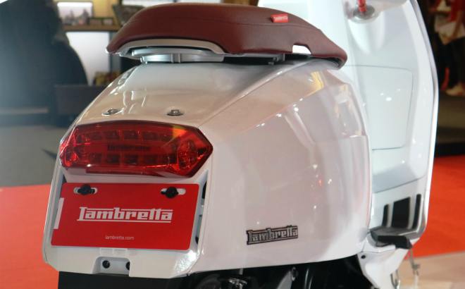Lambretta V125, V200 Special trắng đẹp kiêu sa sắp về Việt Nam? - 10