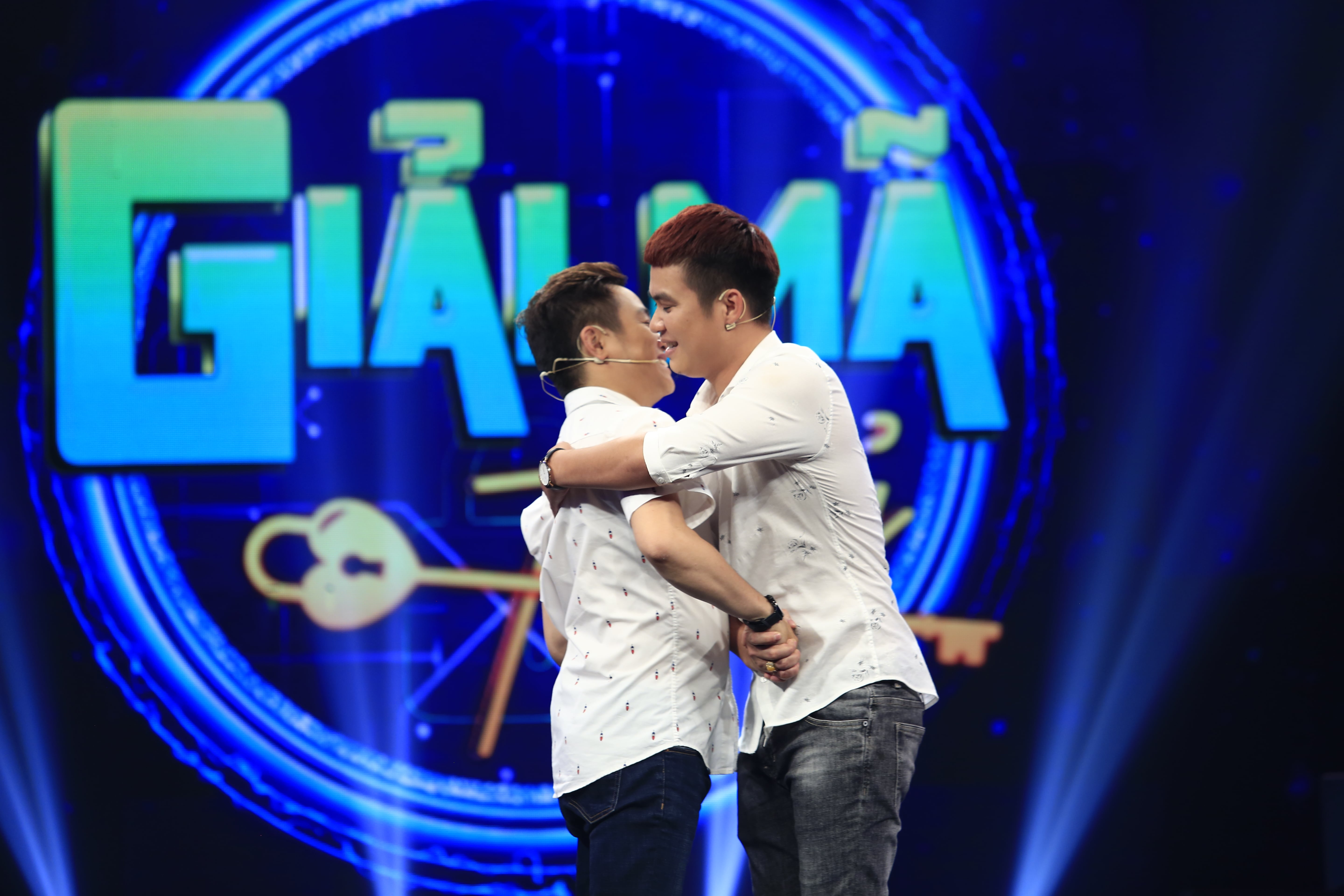 Nhóm 7 anh em đoạt quán quân "Cười xuyên Việt" 3 năm trước giờ ra sao? - 7