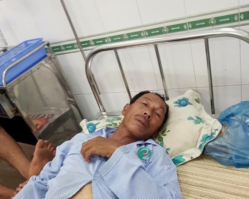 Con đòi buông tay trên biển, cha dặn "Có chết cũng không..." - 2