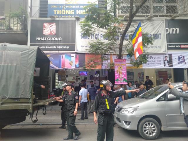 Tin tức trong ngày - Hàng loạt chi nhánh Nhật Cường mobile đóng cửa sau khi bị khám xét