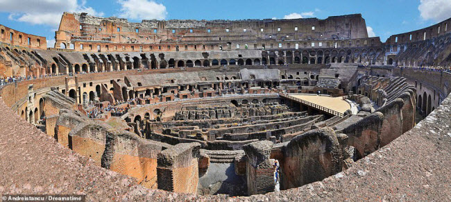Đấu trường La Mã: Italia: Công trình cổ đại ở thành phố Rome được xây dựng từ năm 82 sau Công nguyên, với sức chứa từ 50.000 đến 80.000 chỗ ngồi. Đấu trường được sử dụng để tổ chức các cuộc đua tranh của các đấu sĩ, thi săn hay xử tử.