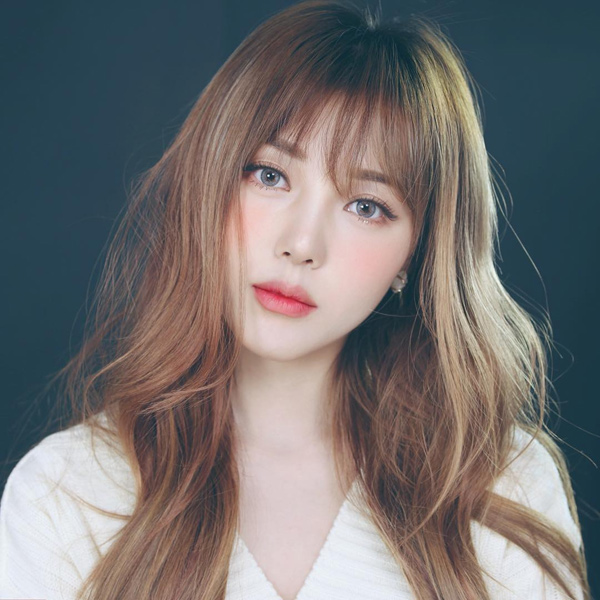 Phong cách thời trang tắc kè hoa của phù thủy trang điểm châu Á - 1