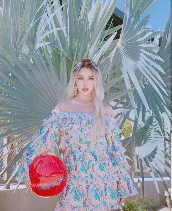 Phong cách thời trang tắc kè hoa của phù thủy trang điểm châu Á - 2