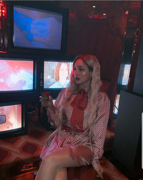 Phong cách thời trang tắc kè hoa của phù thủy trang điểm châu Á - 15