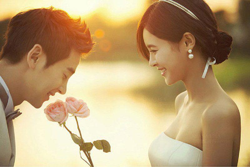 4 con giáp kết hôn muộn sung sướng trăm bề, vẹn đường tiền tài - 1