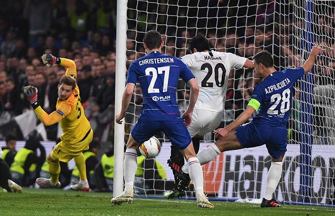Arsenal & Chelsea vào chung kết Europa League: Người thảnh thơi, kẻ thót tim - 9