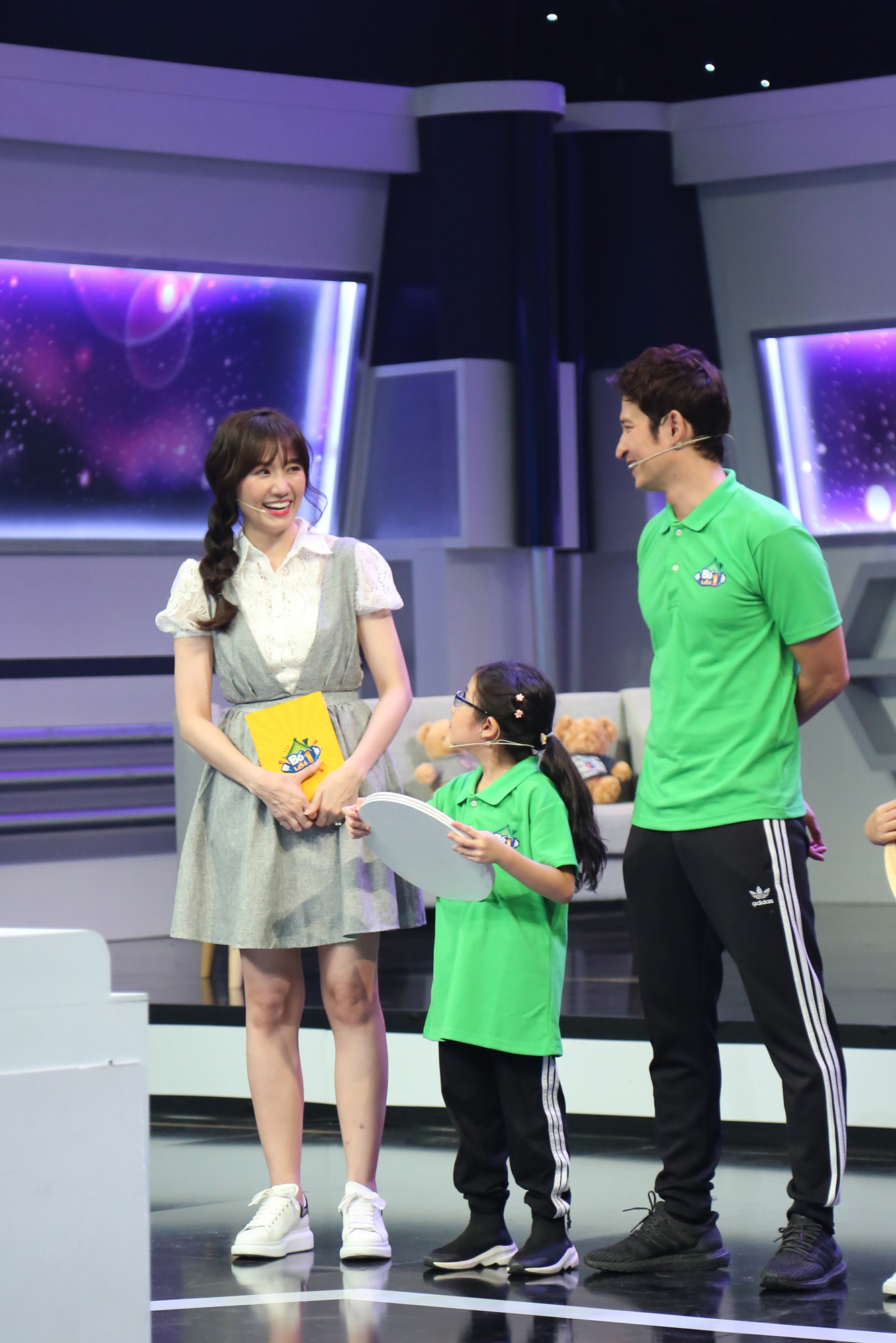 Hari Won lại bị người anh thân thiết "lỡ miệng" làm lộ chuyện mang bầu - 3