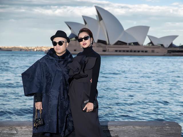 Thời trang - Hà Tăng kín đáo nhưng vẫn đẹp từng centimet dự show Đỗ Mạnh Cường