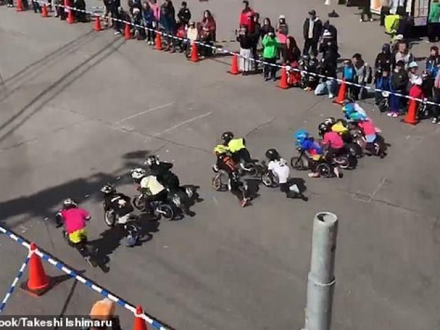 Thể thao - Trẻ em đua xe tháo phanh: Giải đua tốc độ nguy hiểm