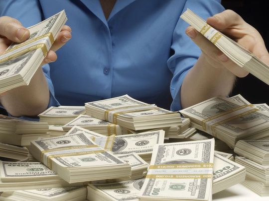 Trúng 23 tỷ nhờ mua tấm vé số cuối cùng còn sót lại - 1