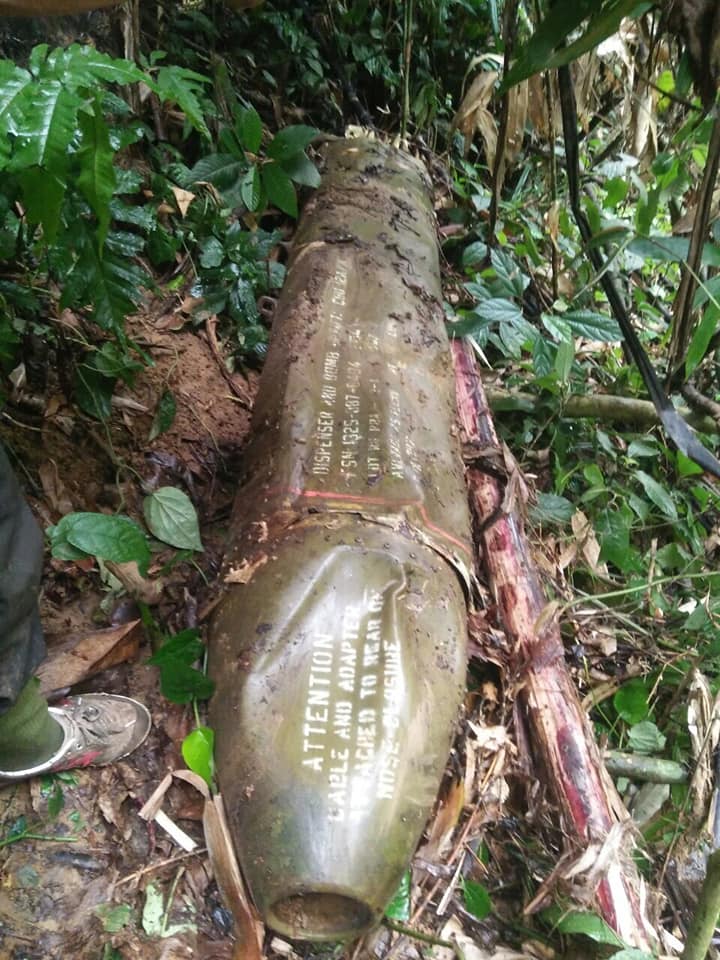 Clip: Kích nổ tiêu hủy quả bom dài 1,2m được người dân phát hiện - 2