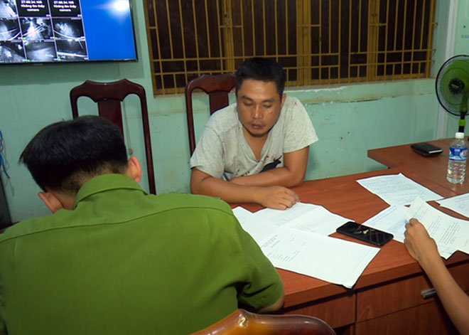 Tiết lộ nguyên nhân cán bộ huyện đâm chết đồng nghiệp tại quán karaoke - 1