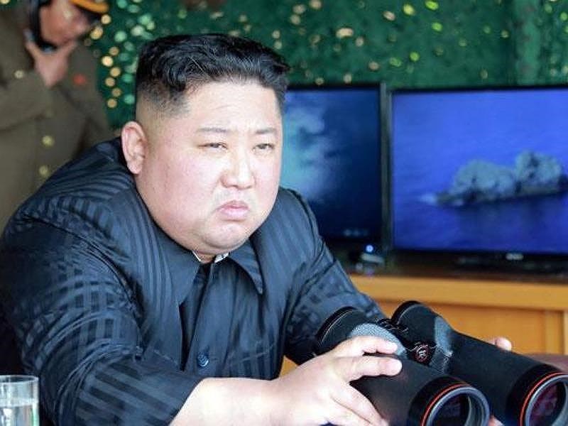 Ông Kim lệnh &#39;sẵn sàng chiến đấu&#39; sau khi Mỹ bắt tàu hàng - 1