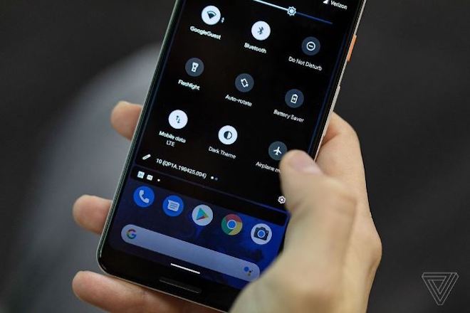 “Đen hóa” toàn bộ giao diện điện thoại của bạn với Dark theme của Android Q - 1