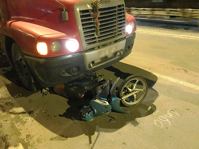 2 vụ tai nạn trong đêm ở quận Thủ Đức, 3 người thương vong - 1