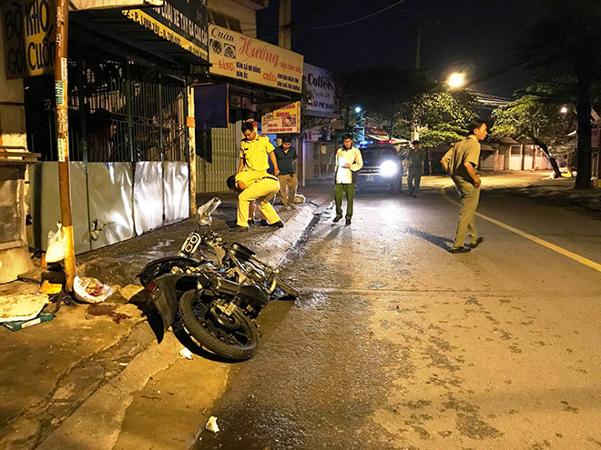 2 vụ tai nạn trong đêm ở quận Thủ Đức, 3 người thương vong - 2