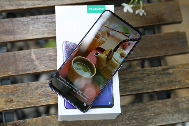 Oppo F11 Pro phiên bản màu xám tinh vân đã lên kệ với giá 8,49 triệu đồng.