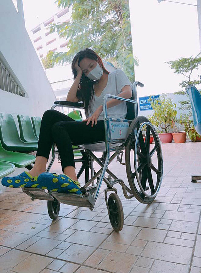 Cuối năm 2018, Trang Phi lên tiếng tiết lộ lý do vì sao cô vắng bóng nửa năm trên màn ảnh. Cô bị liệt, phải ngồi xe lăn sau một tai nạn nhỏ khi tham gia sự kiện.