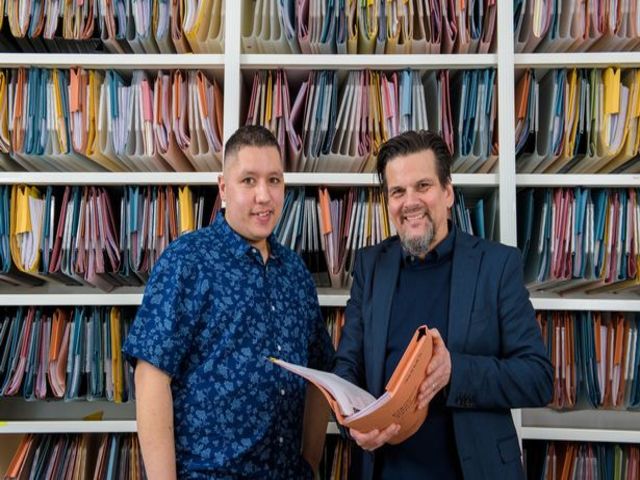 Kinh doanh - Bất ngờ được thừa kế hàng trăm triệu đồng từ ông ngoại “không hề quen biết"