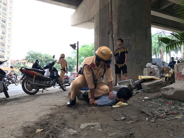 Bi hài chuyện CSGT mật phục xử lý tài xế vừa rời quán nhậu - 1