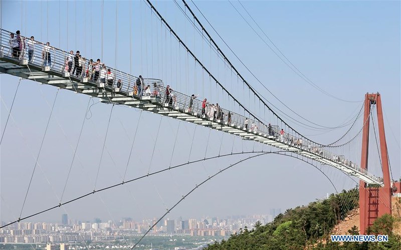 Khám phá cầu kính Giang Âm dài hơn 500m tại Giang Tô, Trung Quốc - 3