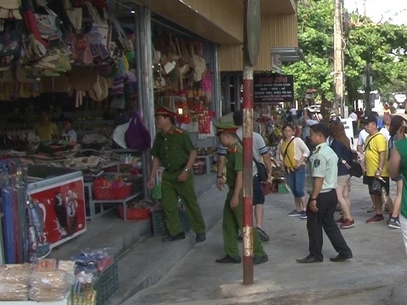 Phạt người phụ nữ bán 1,7kg măng cụt 'chém' 1 triệu đồng - 1